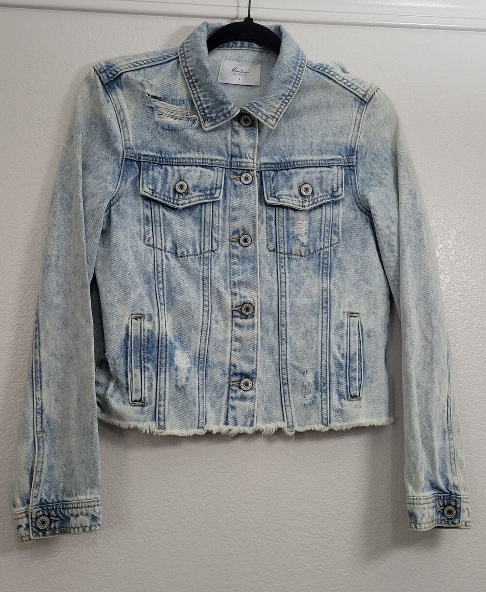 KanCan Los Angeles Distressed Cropped Denim Jacket Acid Wash Raw Hem Small